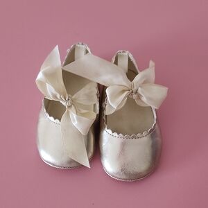 Elegant Cream Baby Shoes with Bows